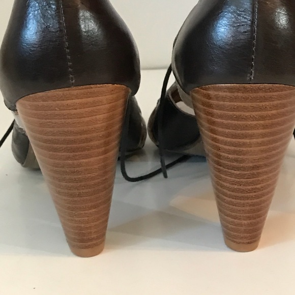 NEW ALDO GENUINE LEATHER CHOCOLATE BROWN/LIGHT GREY OPEN-TOE LACE-UP SHOES 39 - Picture 4 of 8